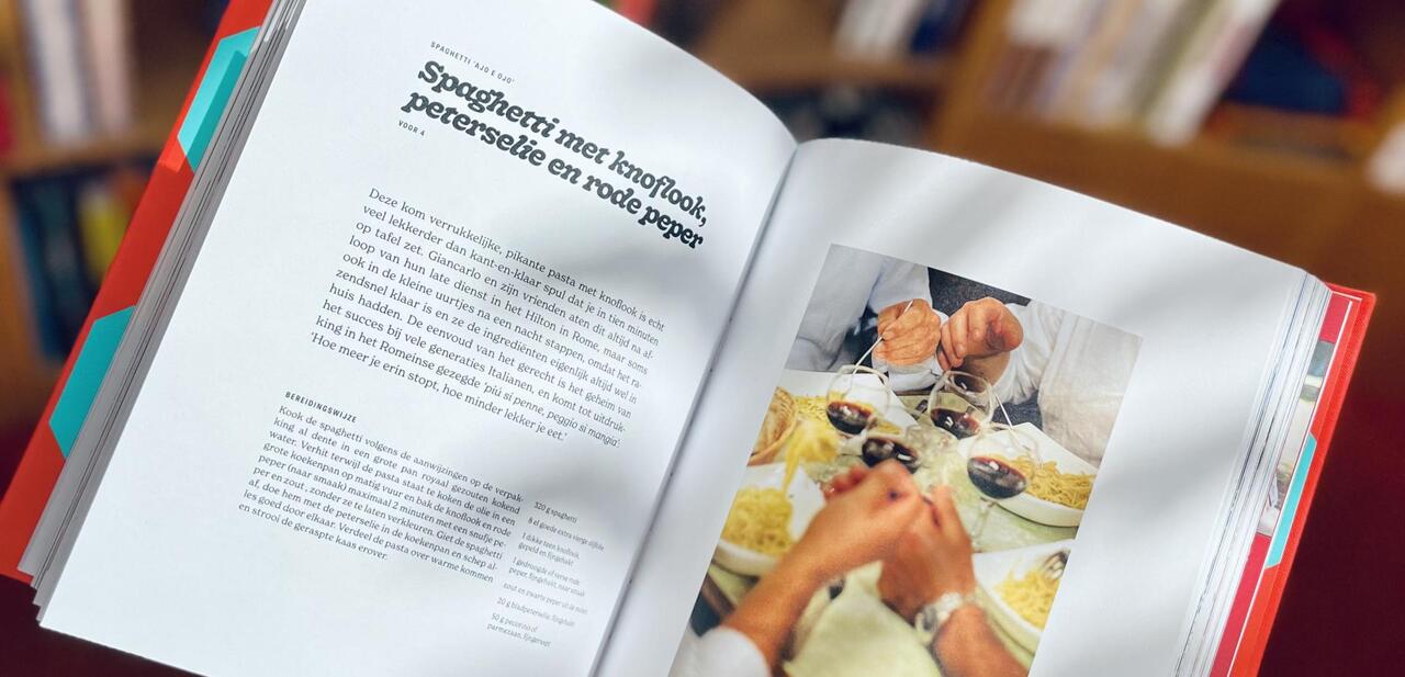 Opengeslagen boek 